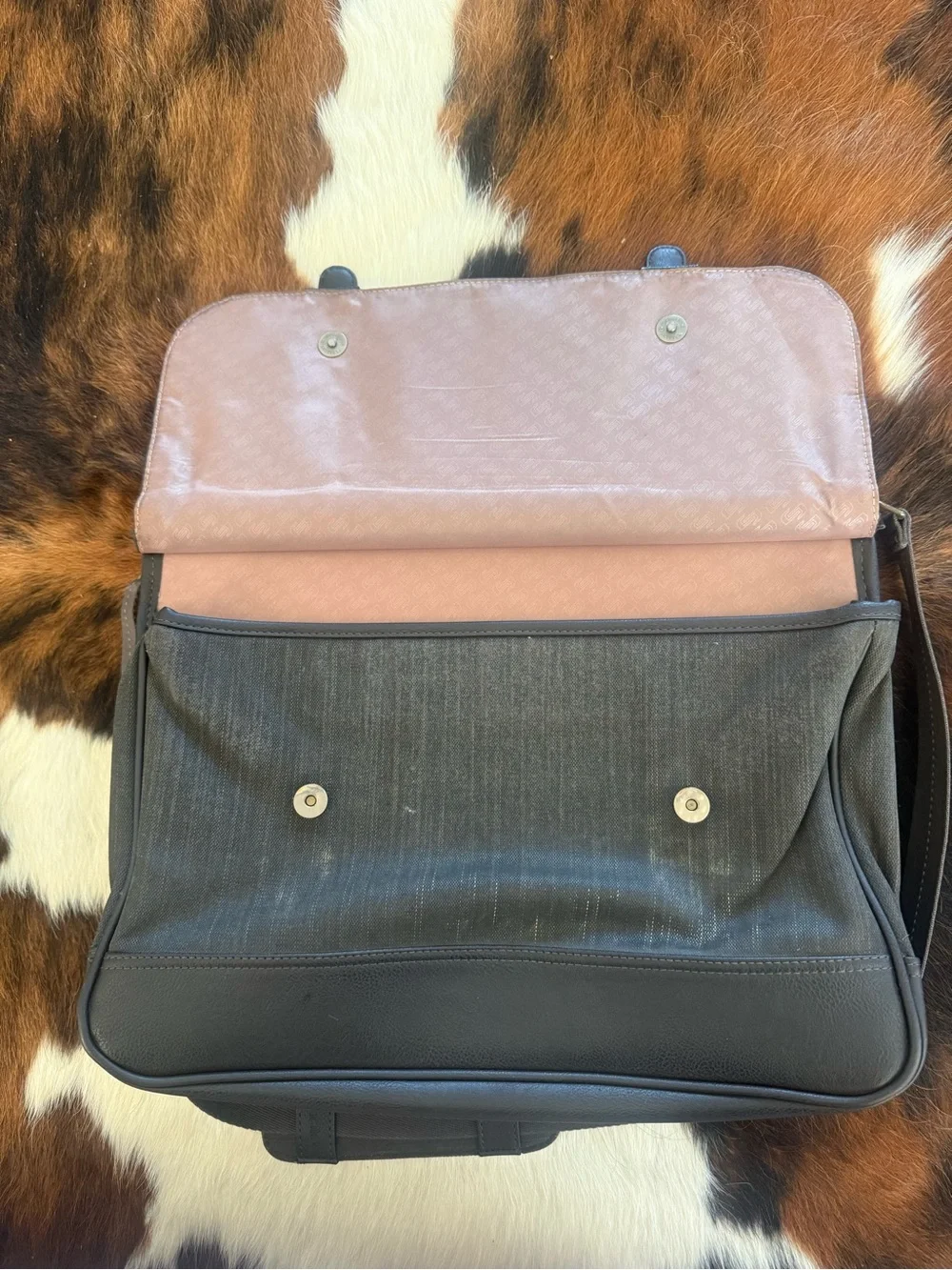 solo Brown Leather Messenger Bag with Adjustable Strap